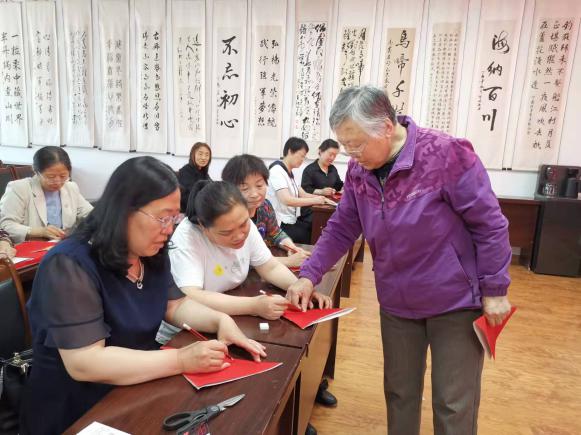 强化管理 安全上学1.jpg